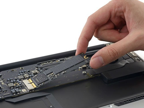 (gu)֪W(wng)վiFixitQ¿11Ӣ¿13ӢMacBook AirSSDٶȌ(du)һ£Y(ji)l(f)F(xin)13ӢMBAC(j)SSD_(sh)ҪϽһ